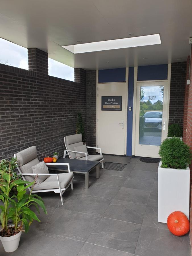 Elvis Presley Private Studio With Kitchen And Airconditioning Goes Buitenkant foto