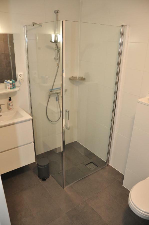 Elvis Presley Private Studio With Kitchen And Airconditioning Goes Buitenkant foto